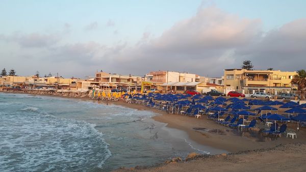 Gournes Beach – zones sablonneuses avec criques abritées